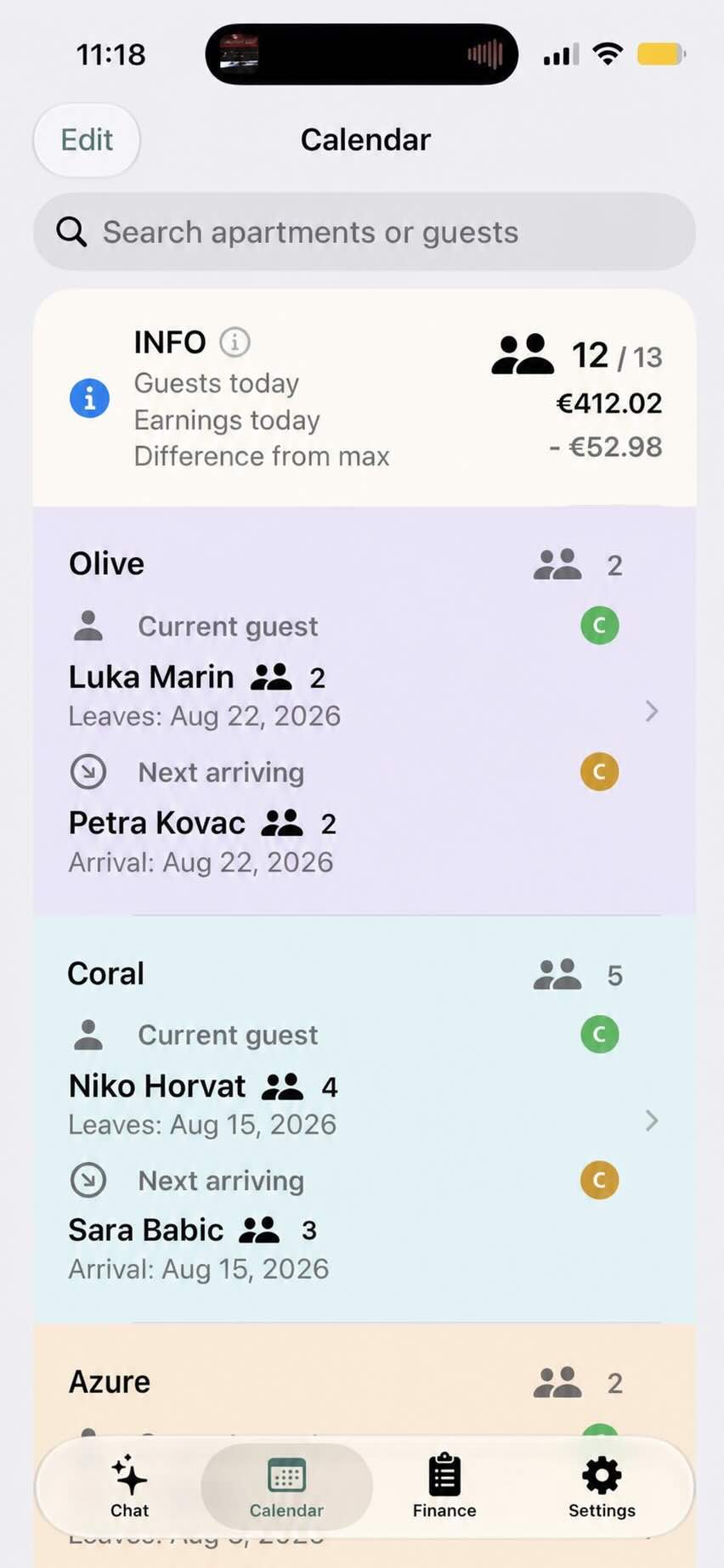 Apartment Manager calendar overview showing guests and earnings